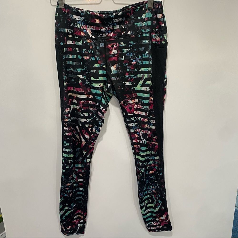 Nicole miller New York colorful patterned active leggings size medium